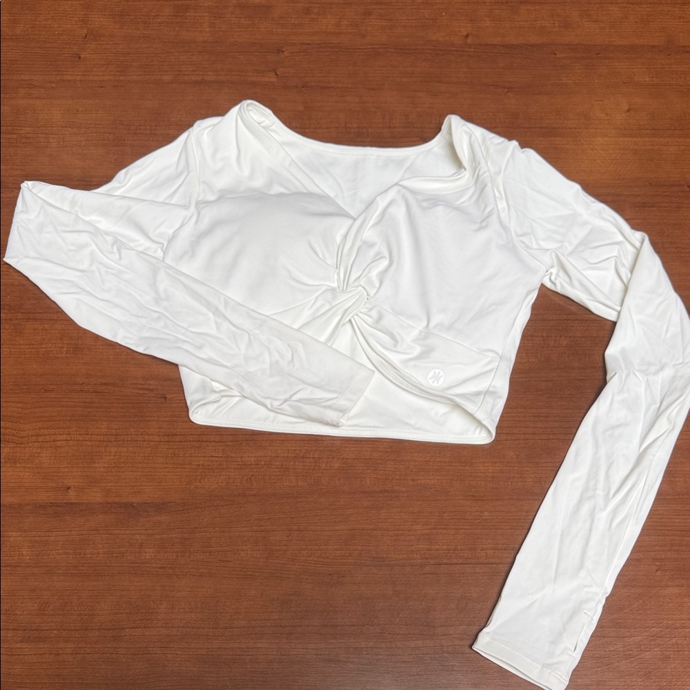 Astoria Women's Twist Front Long Sleeve Crop Top - White